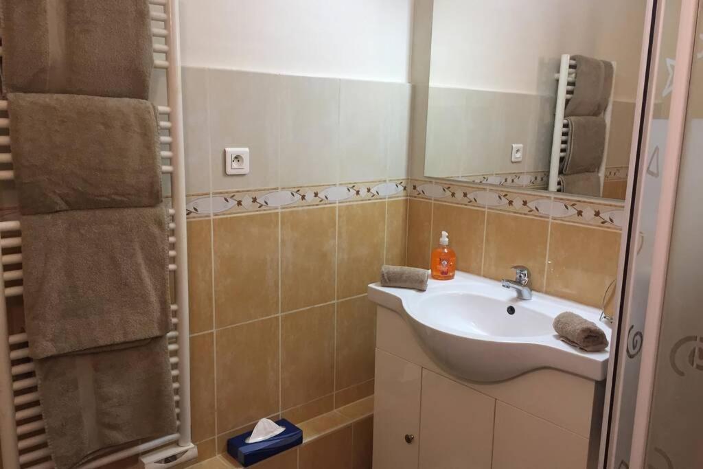 Charmant Appartement Bord De Mer, Plage كانيو سور مير المظهر الخارجي الصورة