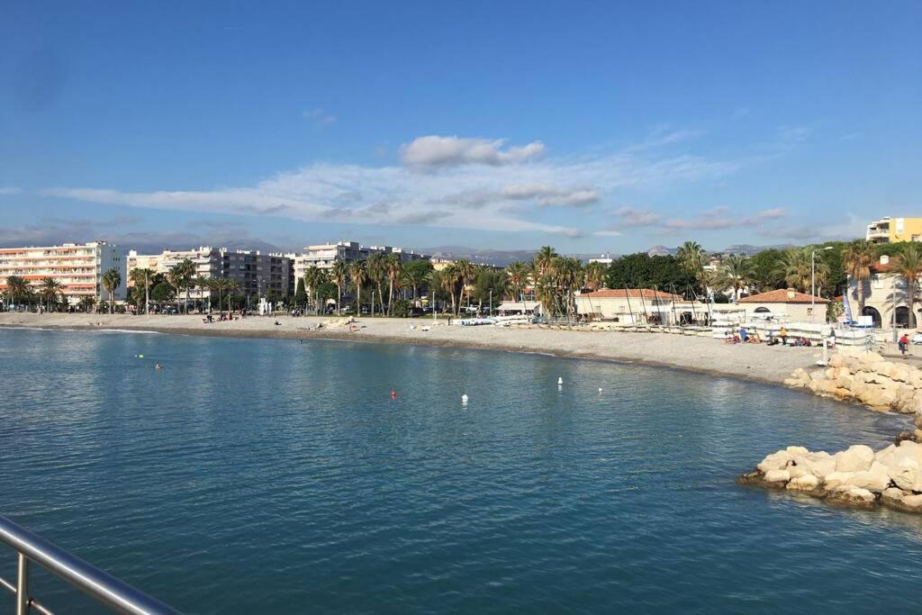 Charmant Appartement Bord De Mer, Plage كانيو سور مير المظهر الخارجي الصورة